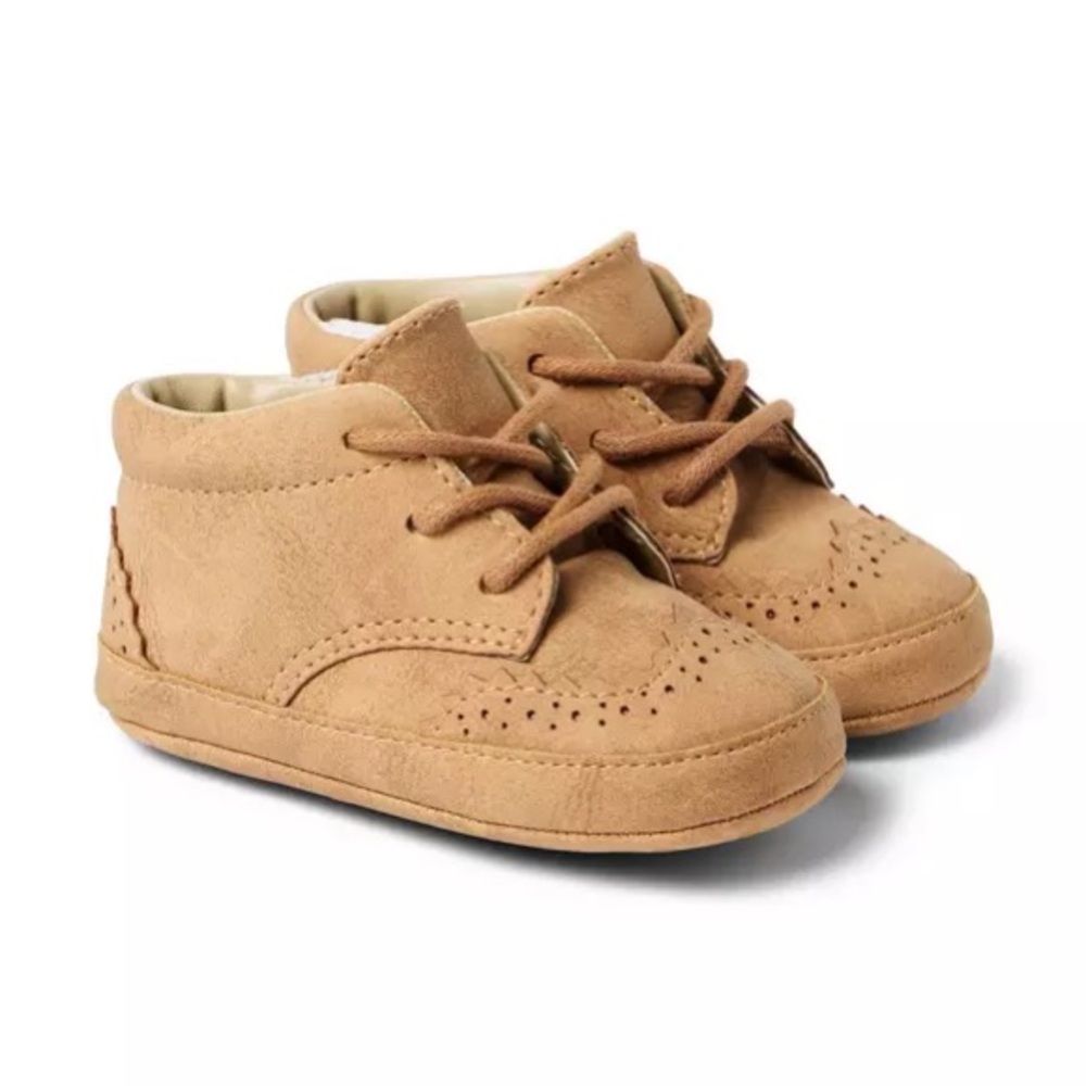 Like new Janie and Jack tan wing tipped baby shoe
